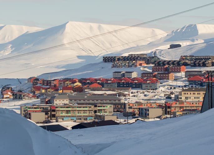 朗伊爾城 Longyearbyen